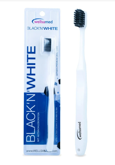 WELLSAMED четка за зъби Black and White с активен въглен