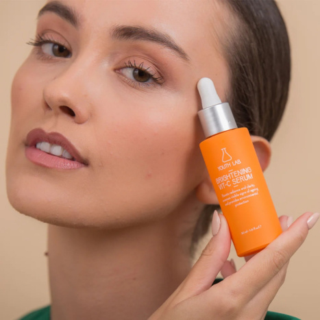 YOUTH LAB BRIGHTENING VIT C SERUM Озаряващ серум с витамин C 30 ml