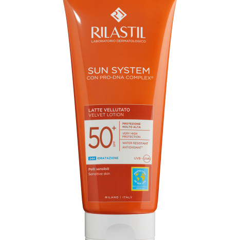 RILASTIL SUN SYSTEM VELVET LOTION+ SPF50+ слънцезащитен лосион за тяло с кадифен завършек 200 ml
