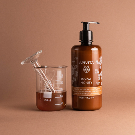 APIVITA ROYAL HONEY хидратиращ и релаксиращ душ-гел с мед 500ml